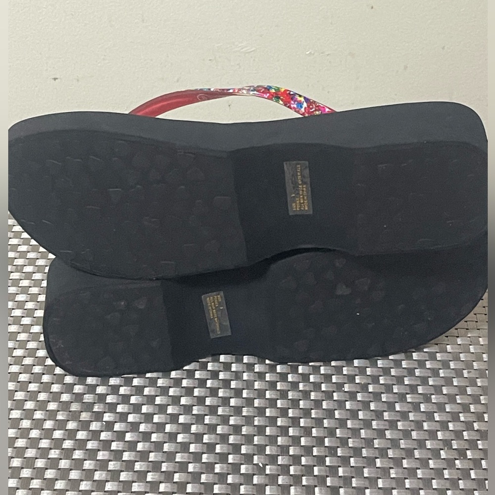 Brighton Posies Flip Flops/Thongs - Picture 4 of 5